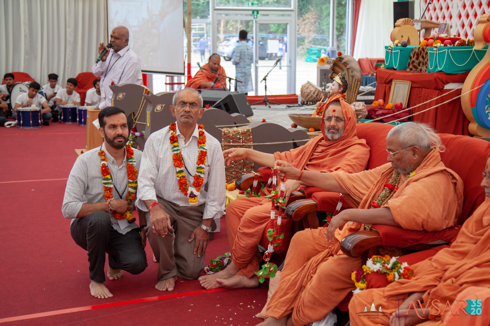 ©1987-2017 SKS Swaminarayan Temple East London