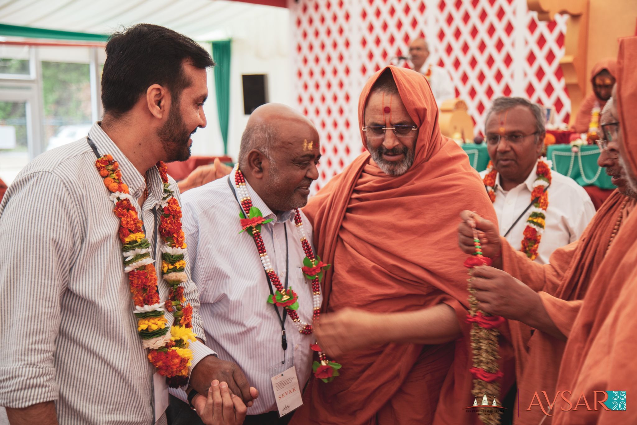 ©1987-2017 SKS Swaminarayan Temple East London