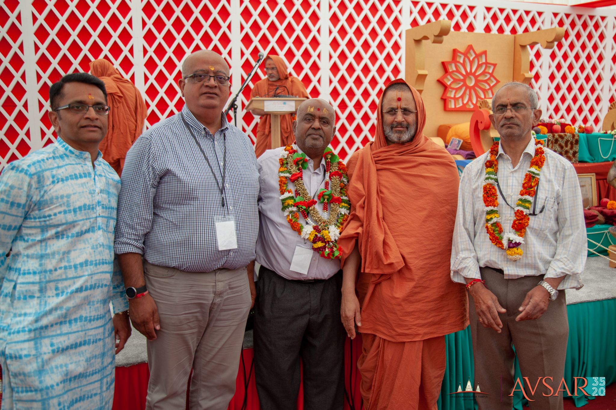 ©1987-2017 SKS Swaminarayan Temple East London