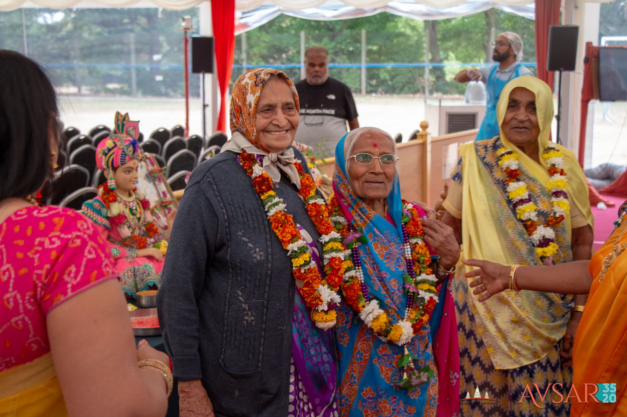 ©1987-2017 SKS Swaminarayan Temple East London