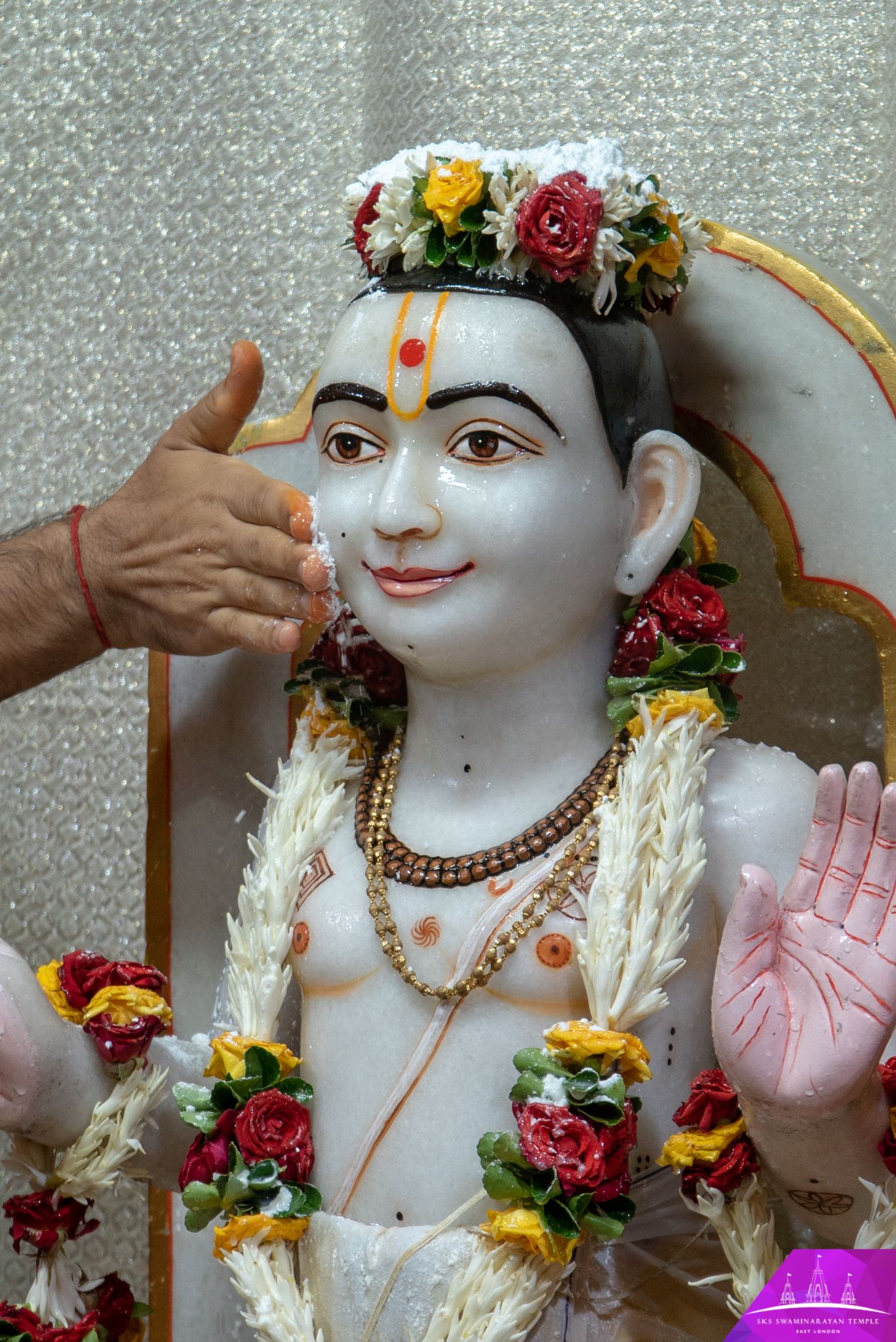 ©1987-2017 SKS Swaminarayan Temple East London