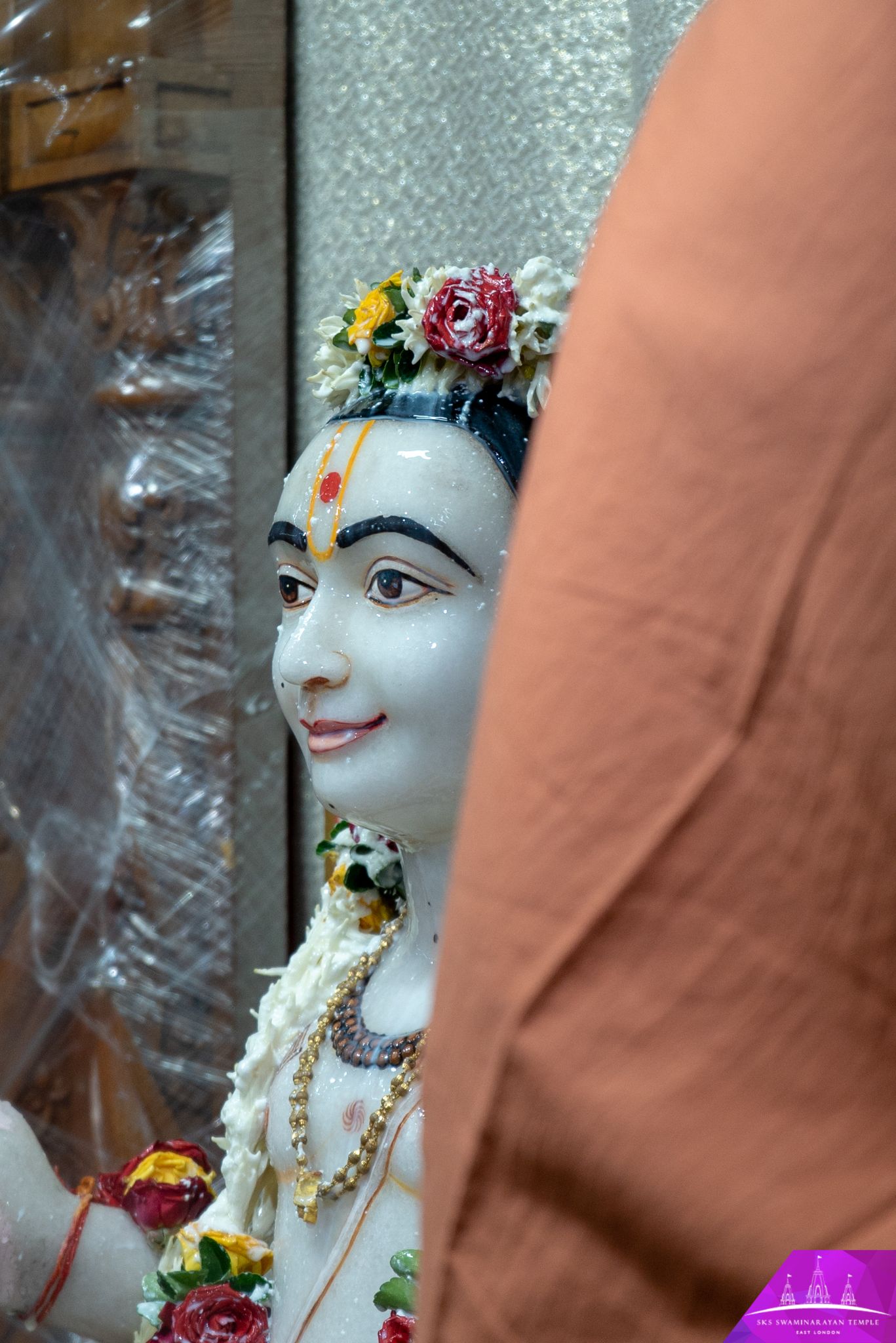 ©1987-2017 SKS Swaminarayan Temple East London