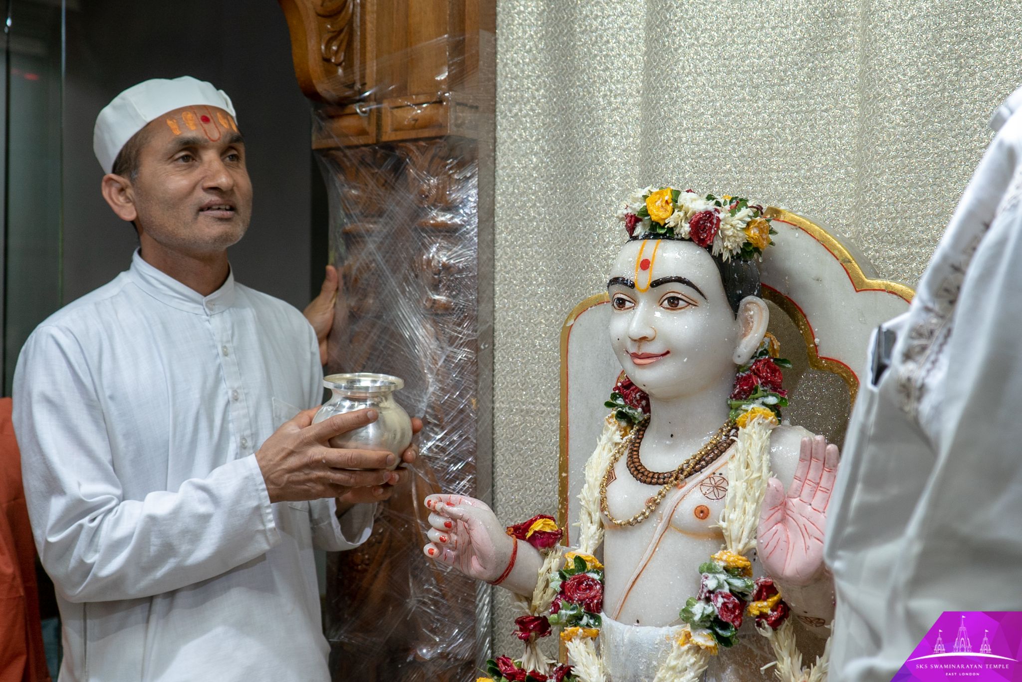 ©1987-2017 SKS Swaminarayan Temple East London