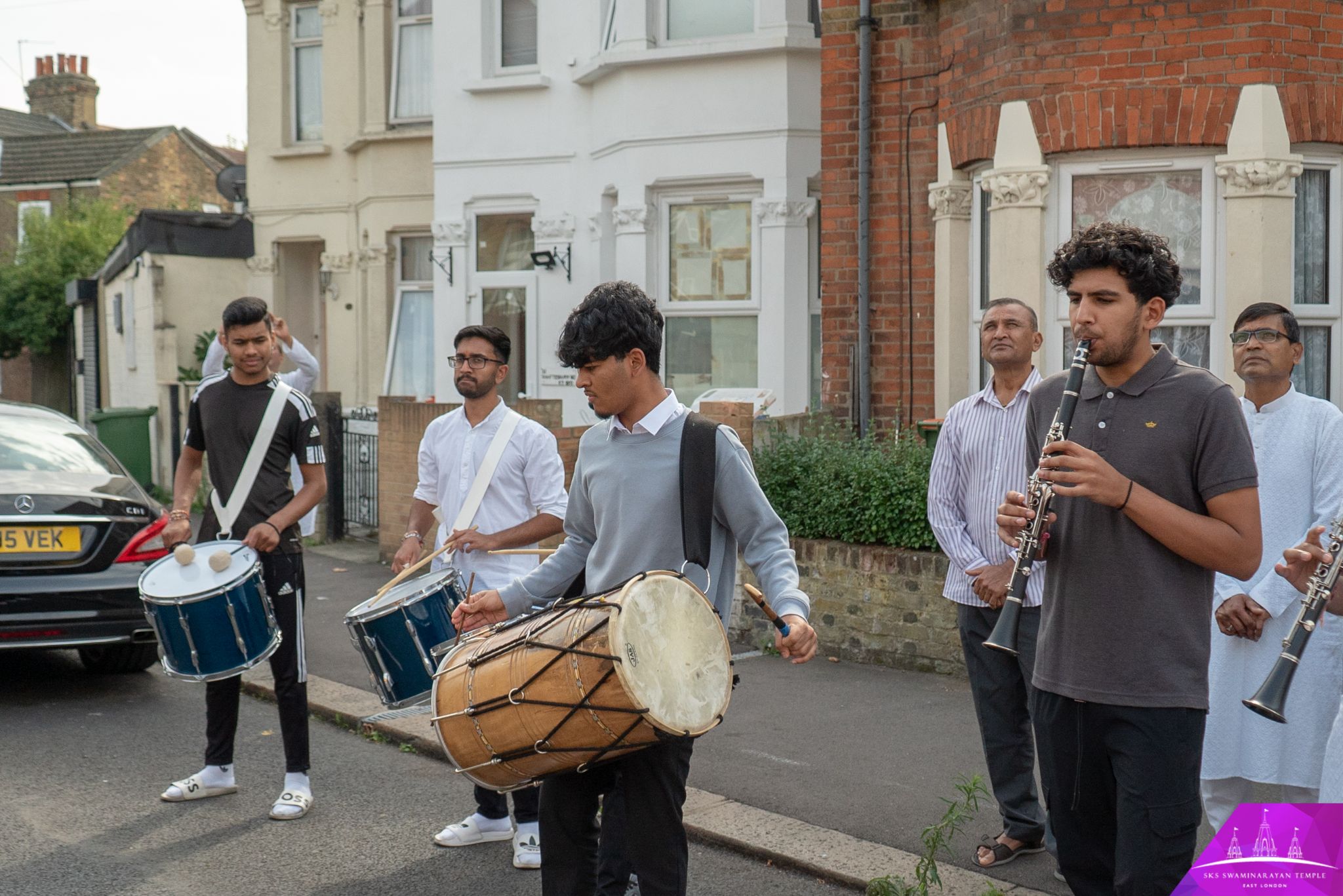 ©1987-2017 SKS Swaminarayan Temple East London