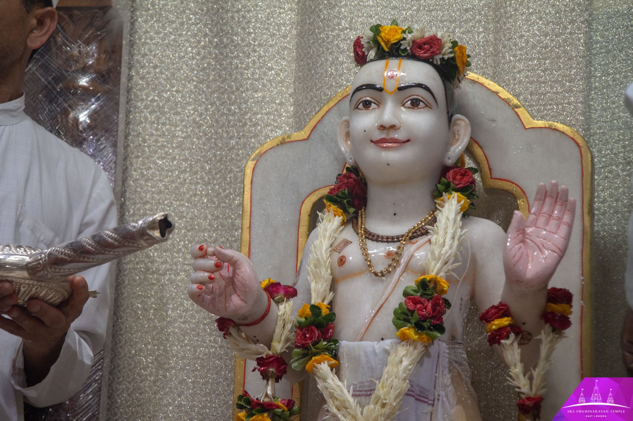 ©1987-2017 SKS Swaminarayan Temple East London