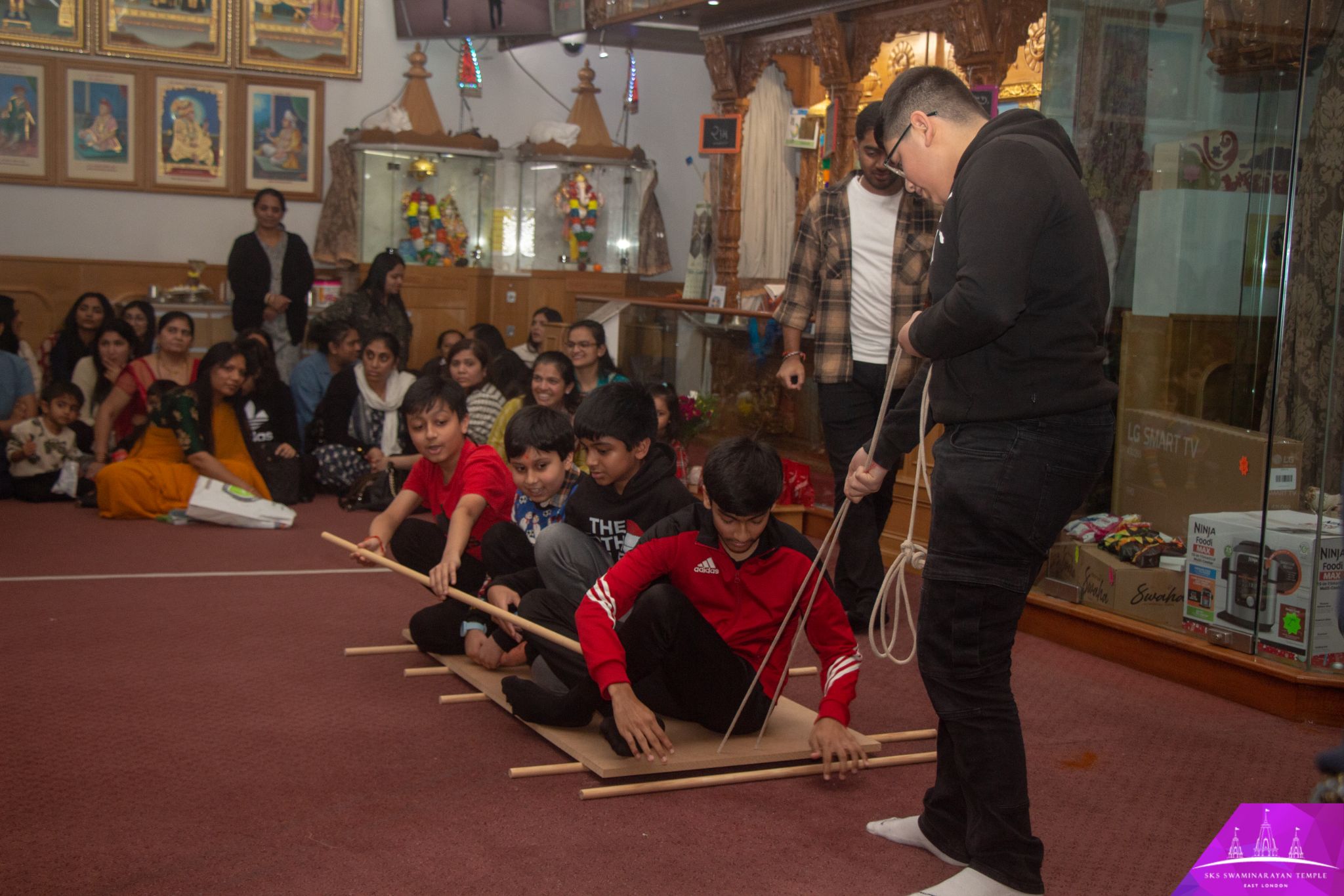©1987-2017 SKS Swaminarayan Temple East London