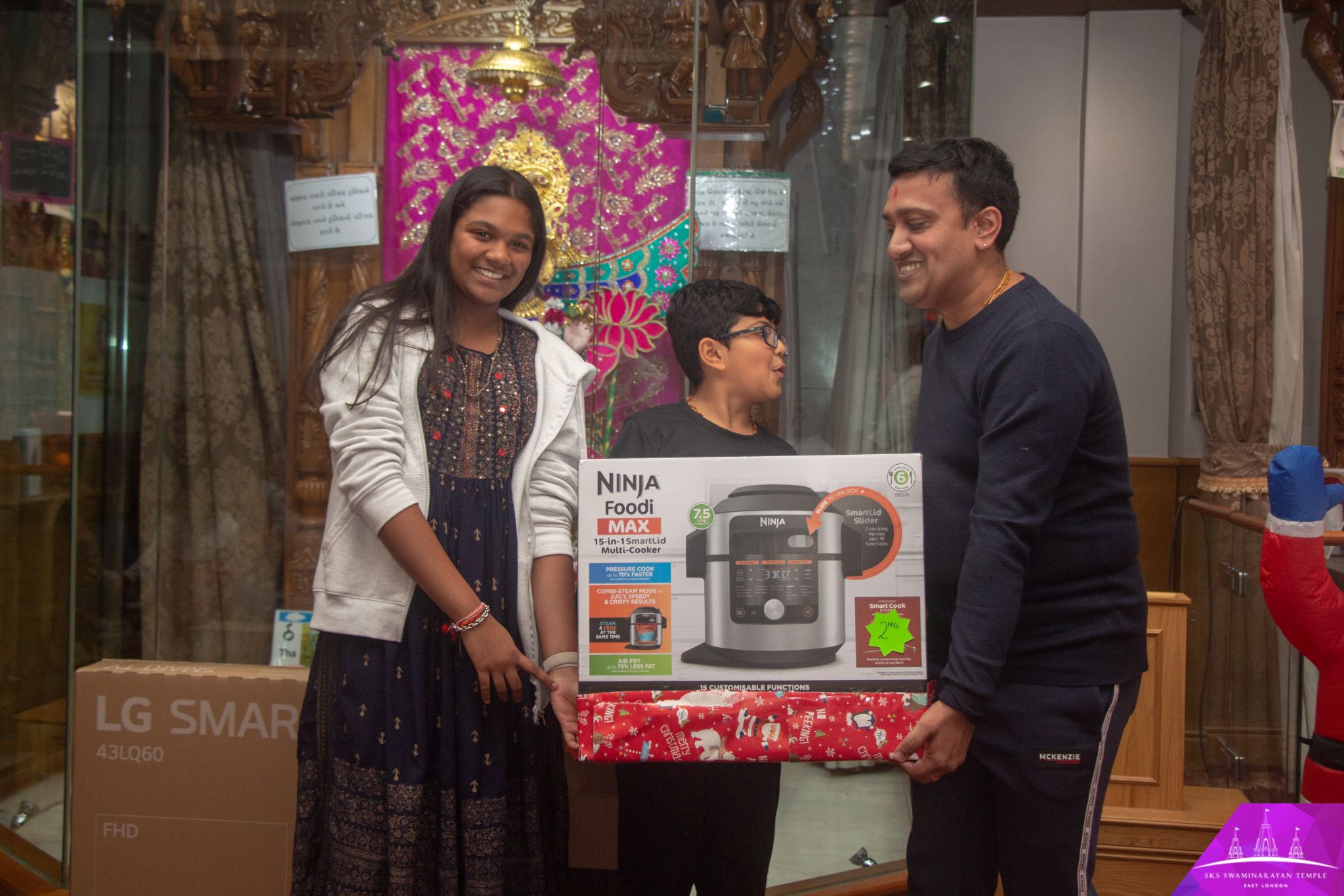 ©1987-2017 SKS Swaminarayan Temple East London