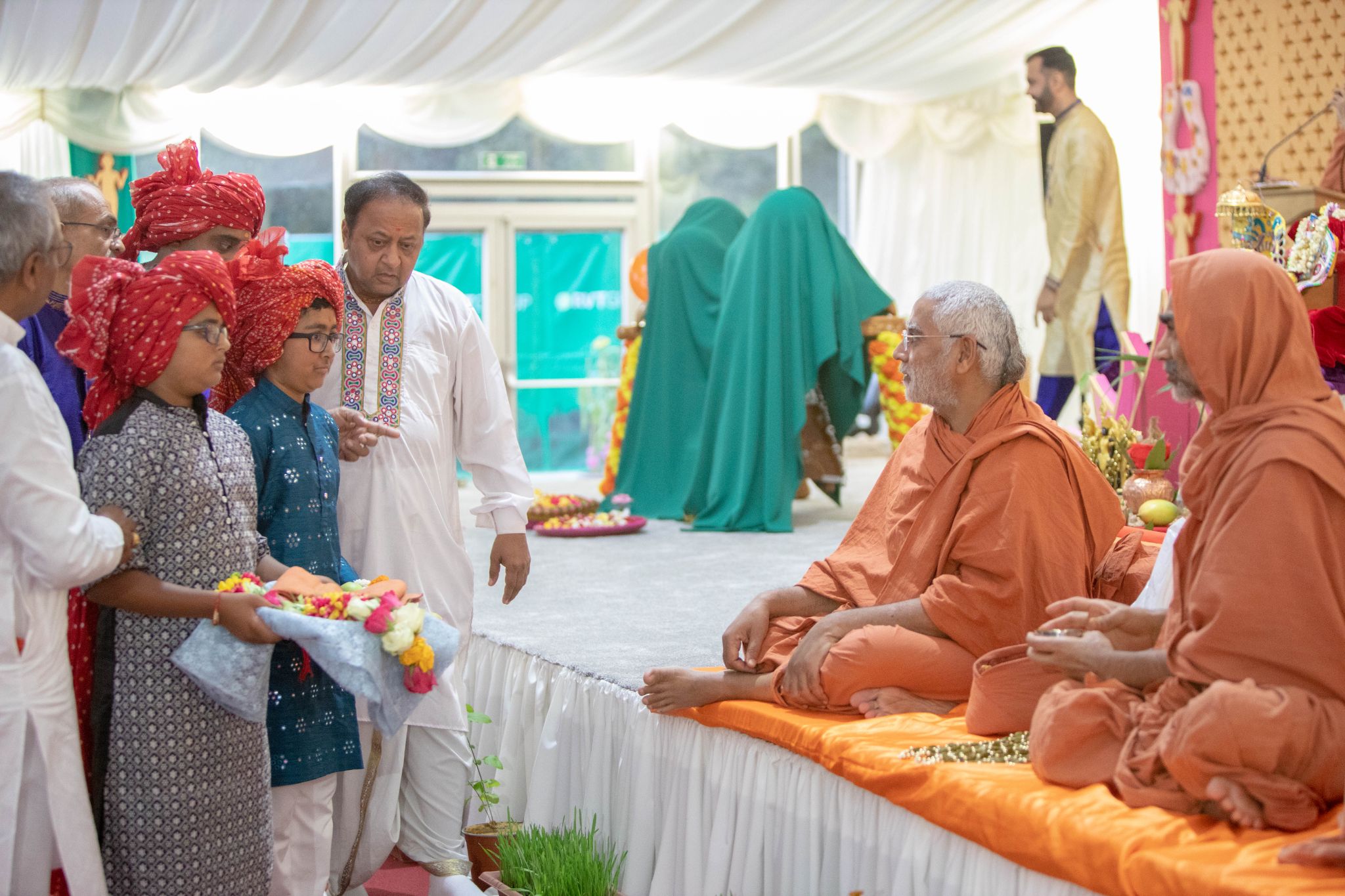 ©1987-2017 SKS Swaminarayan Temple East London