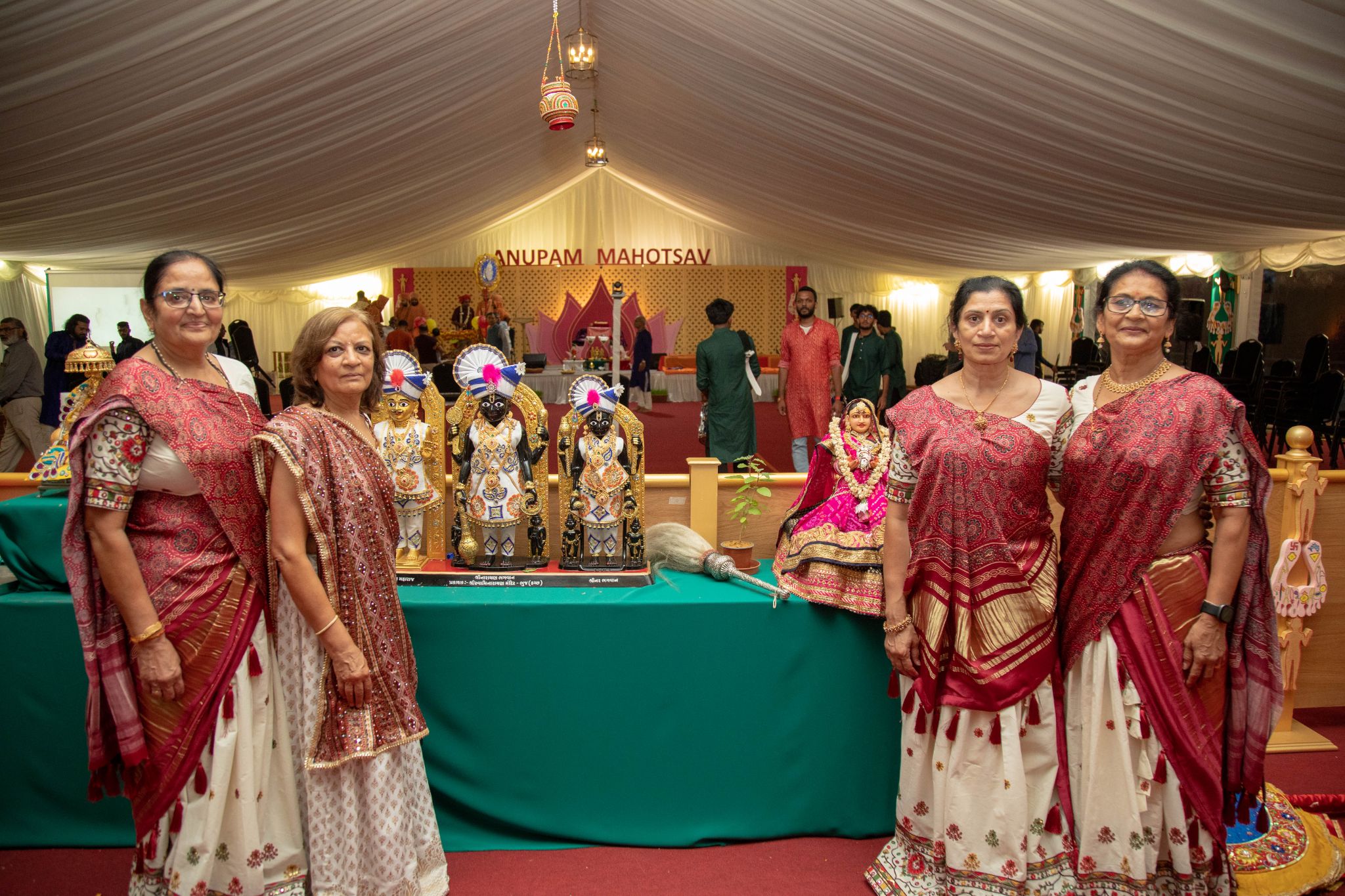 ©1987-2017 SKS Swaminarayan Temple East London