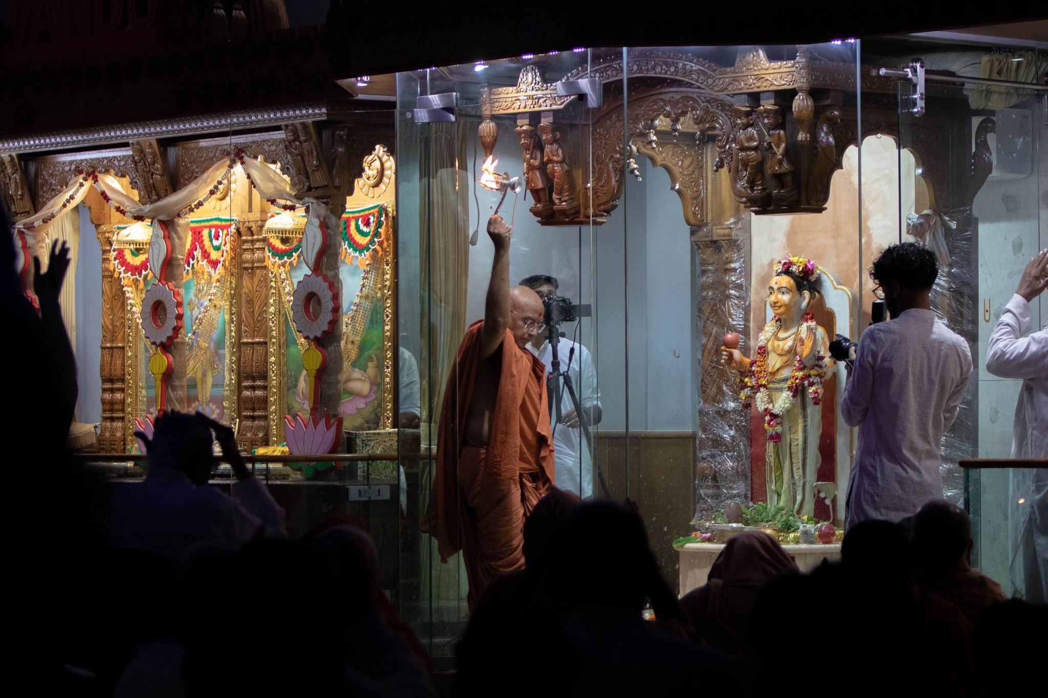 ©1987-2017 SKS Swaminarayan Temple East London