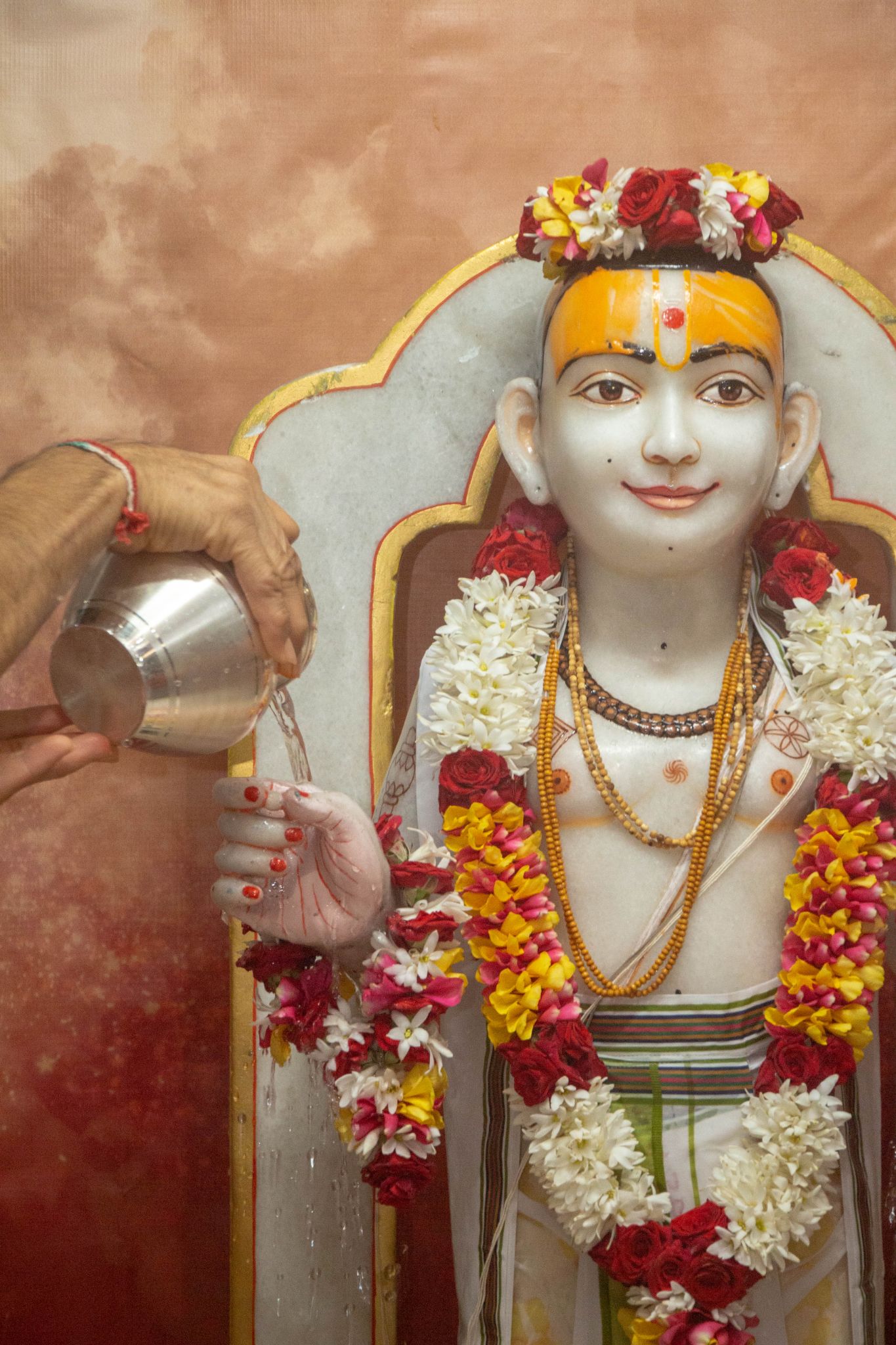 ©1987-2017 SKS Swaminarayan Temple East London