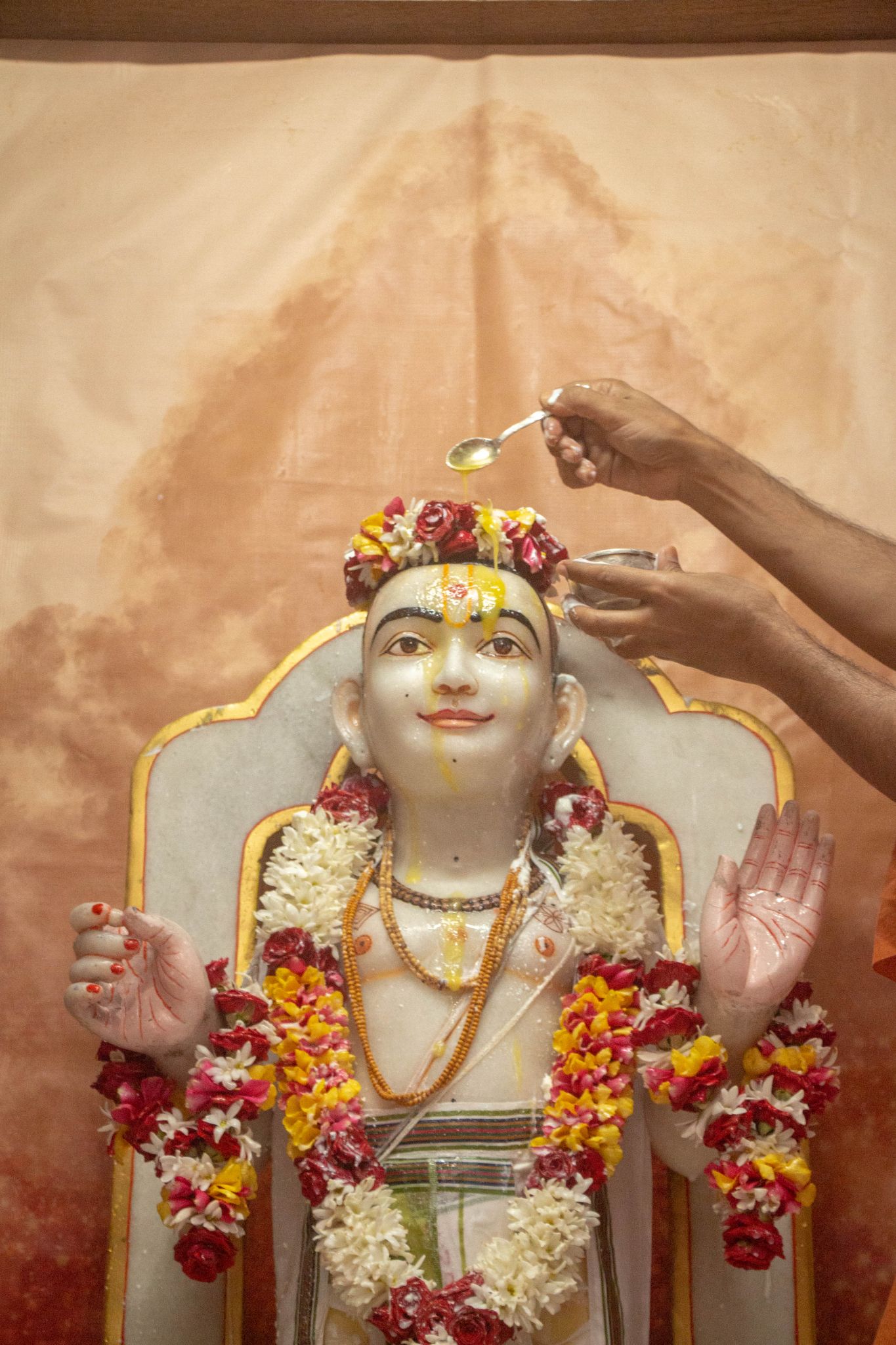 ©1987-2017 SKS Swaminarayan Temple East London