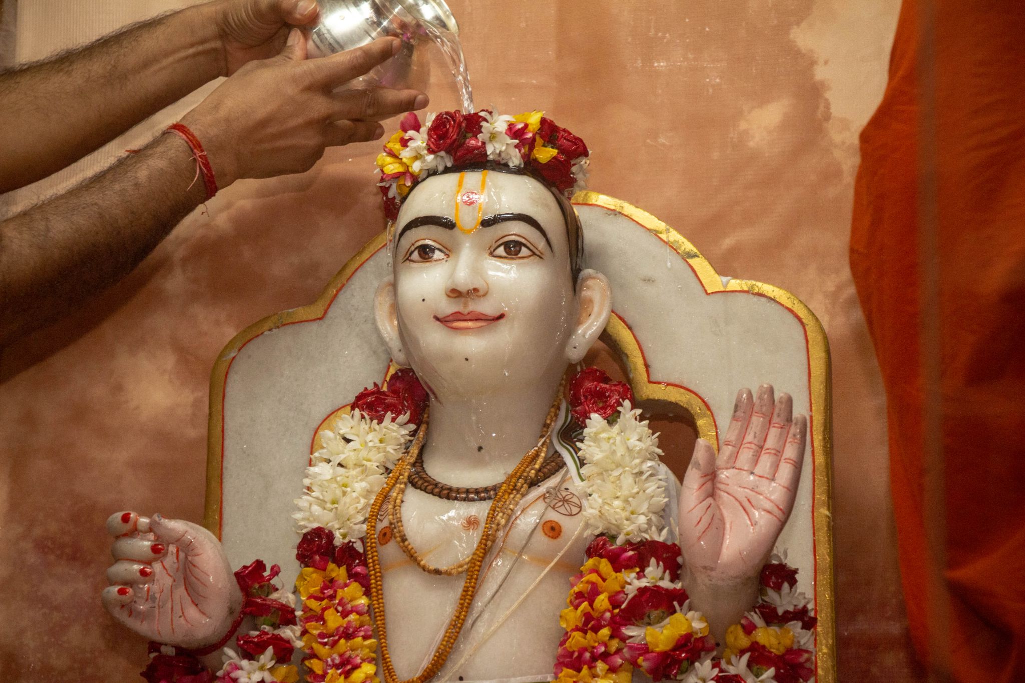 ©1987-2017 SKS Swaminarayan Temple East London