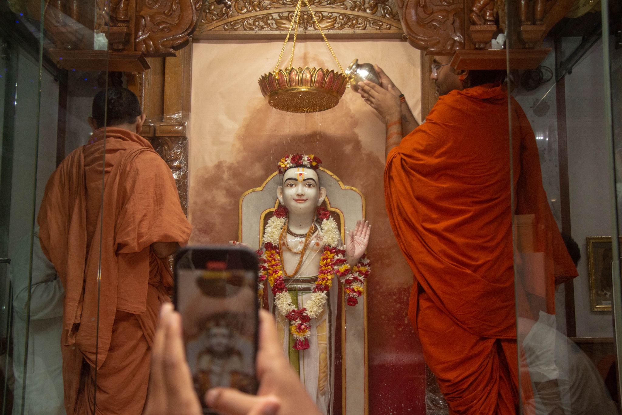 ©1987-2017 SKS Swaminarayan Temple East London