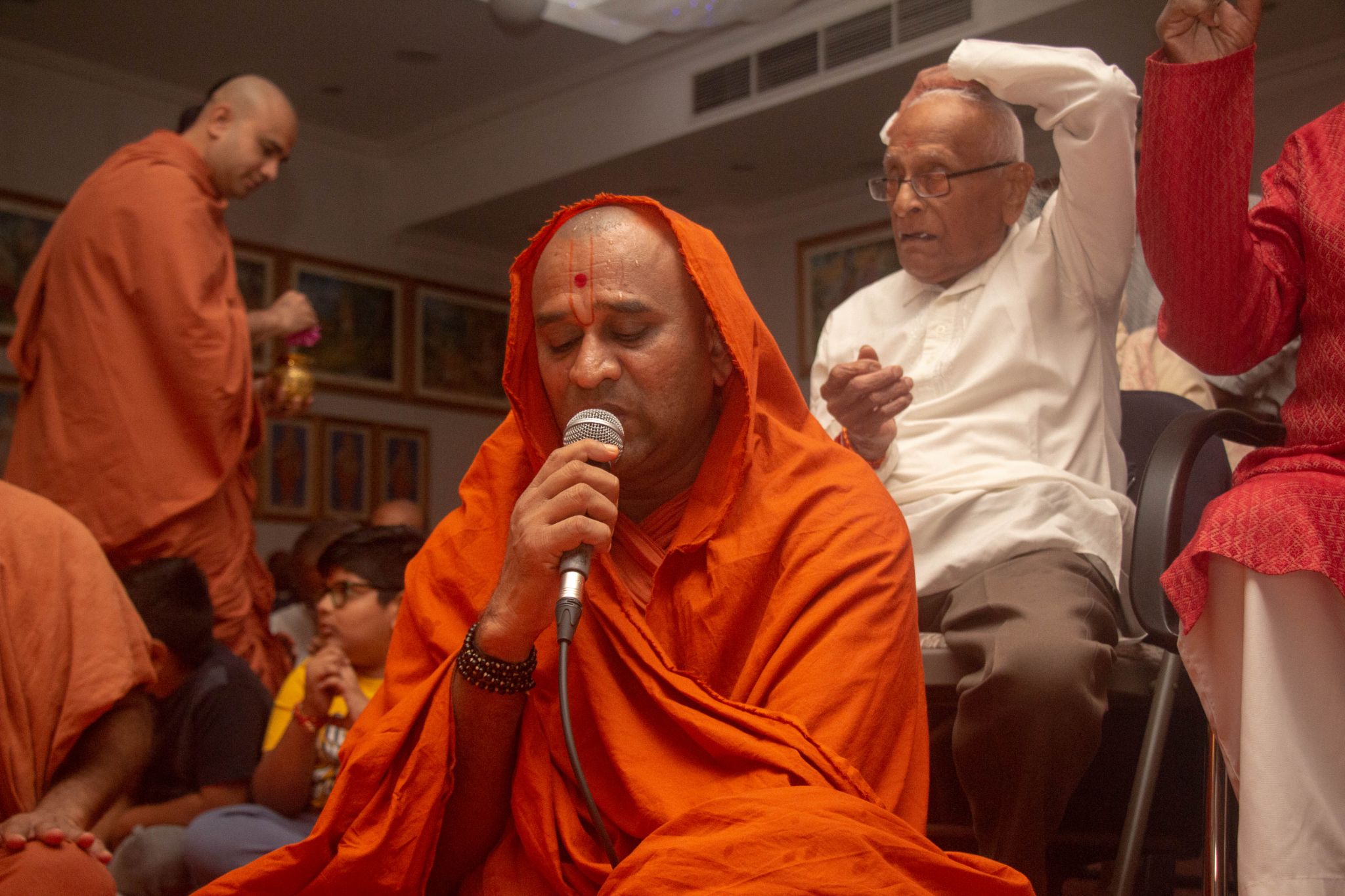 ©1987-2017 SKS Swaminarayan Temple East London