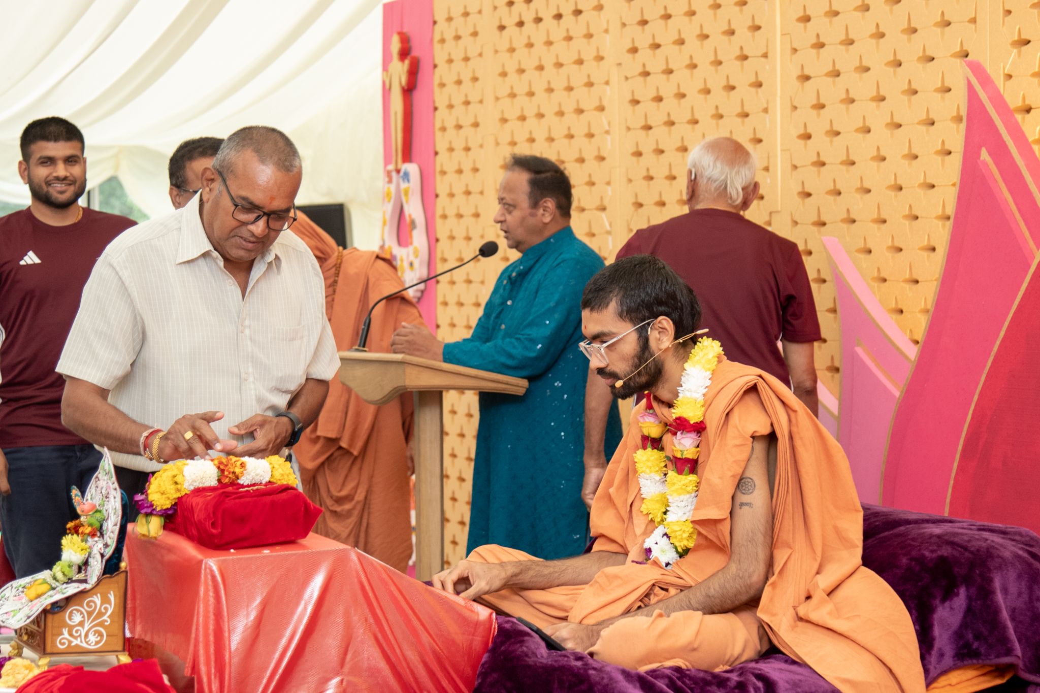 0W2A0470 - ©1987-2017 SKS Swaminarayan Temple East London