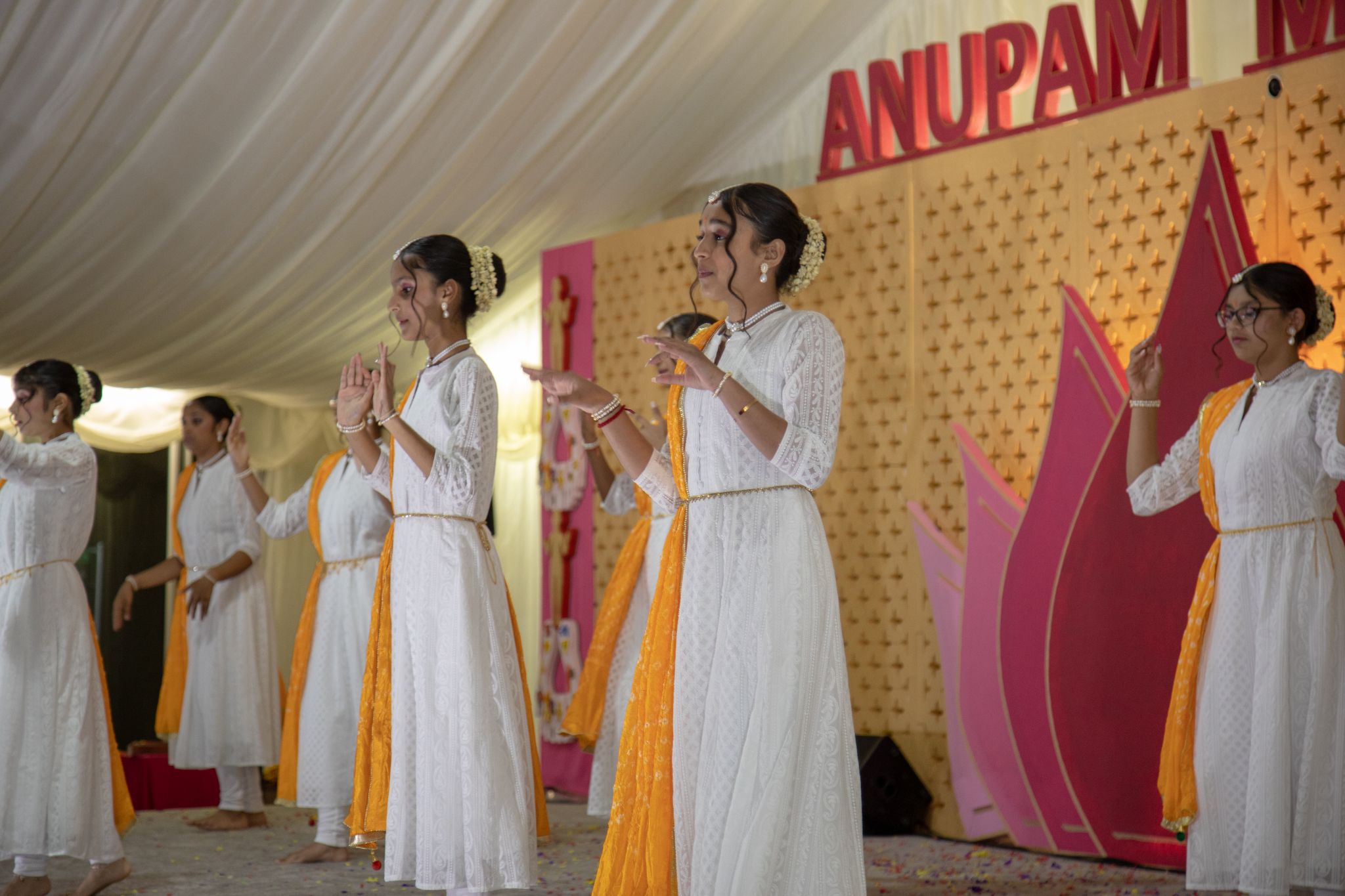 0W2A0894 - ©1987-2017 SKS Swaminarayan Temple East London