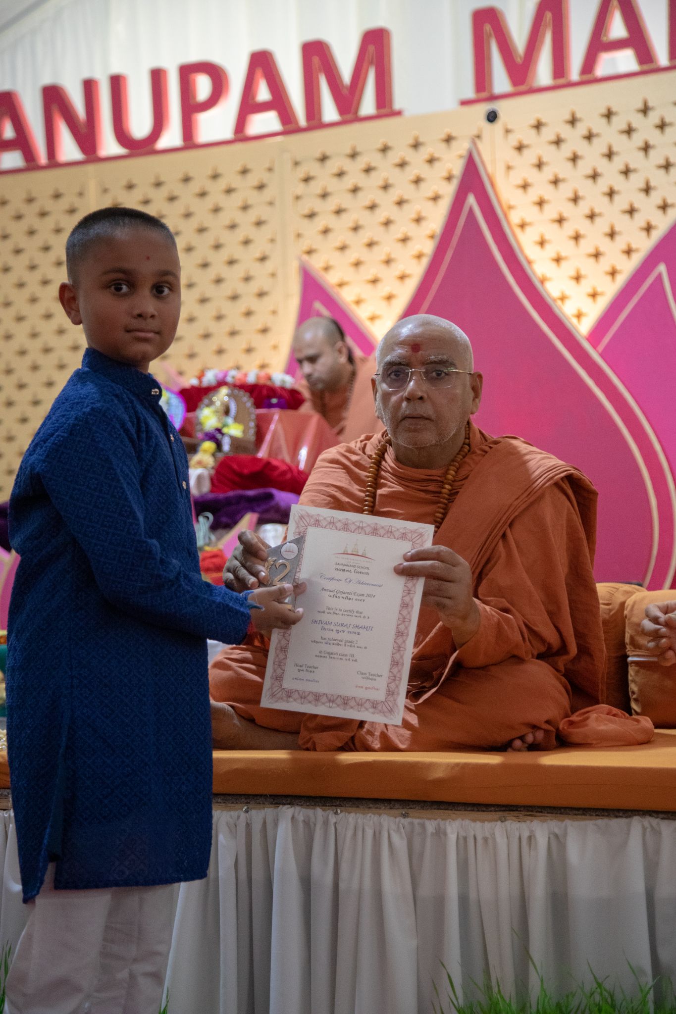 0W2A1219 - ©1987-2017 SKS Swaminarayan Temple East London