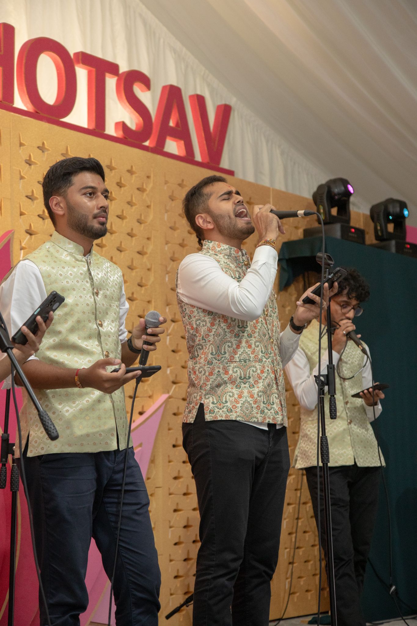 ©1987-2017 SKS Swaminarayan Temple East London