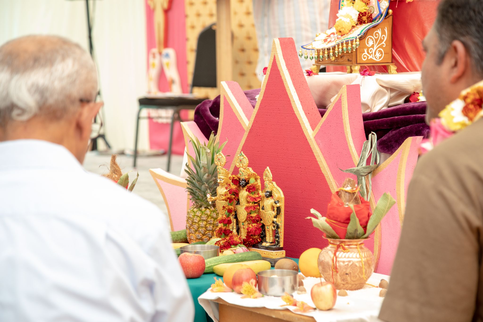 ©1987-2017 SKS Swaminarayan Temple East London