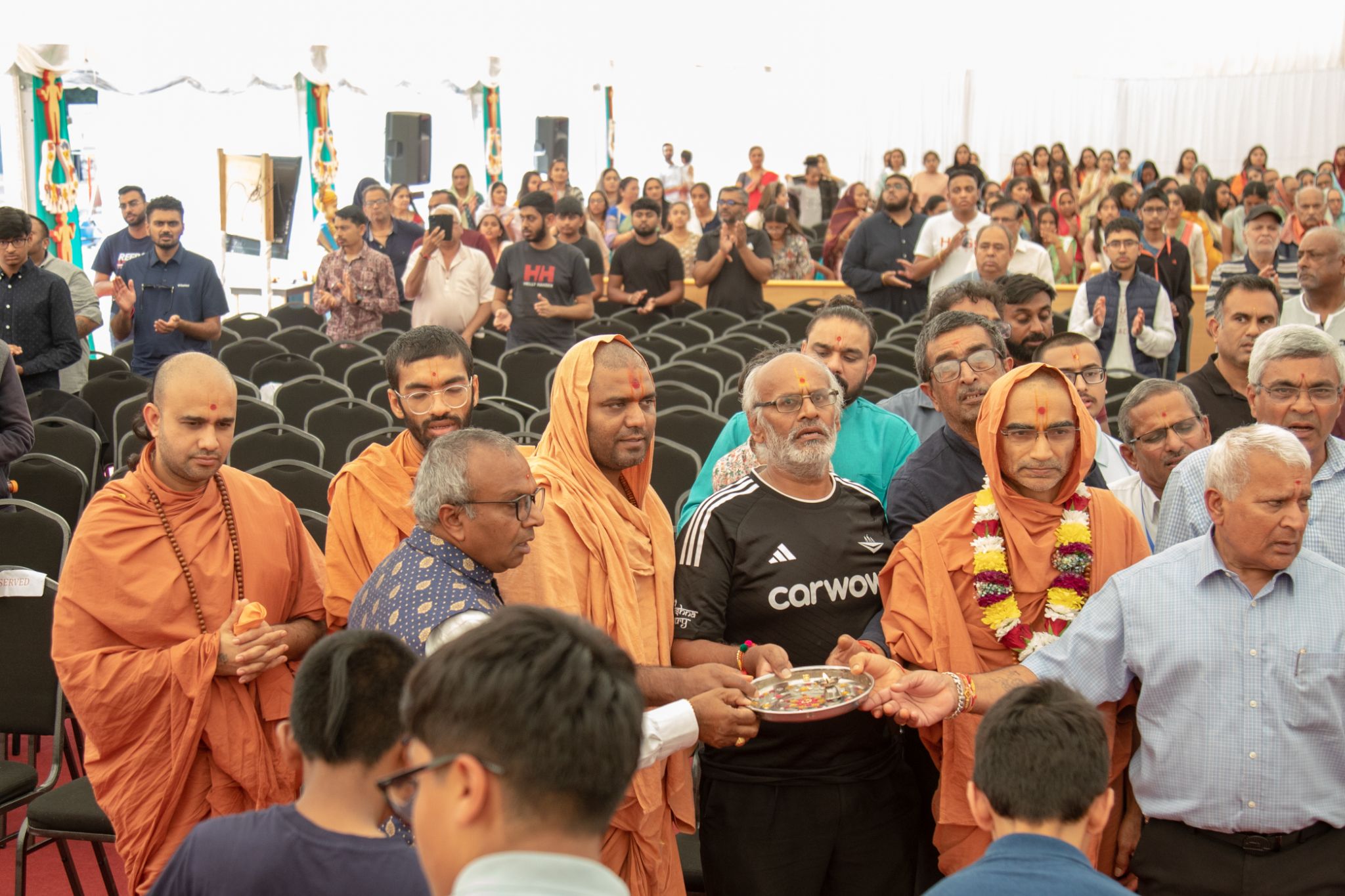 ©1987-2017 SKS Swaminarayan Temple East London