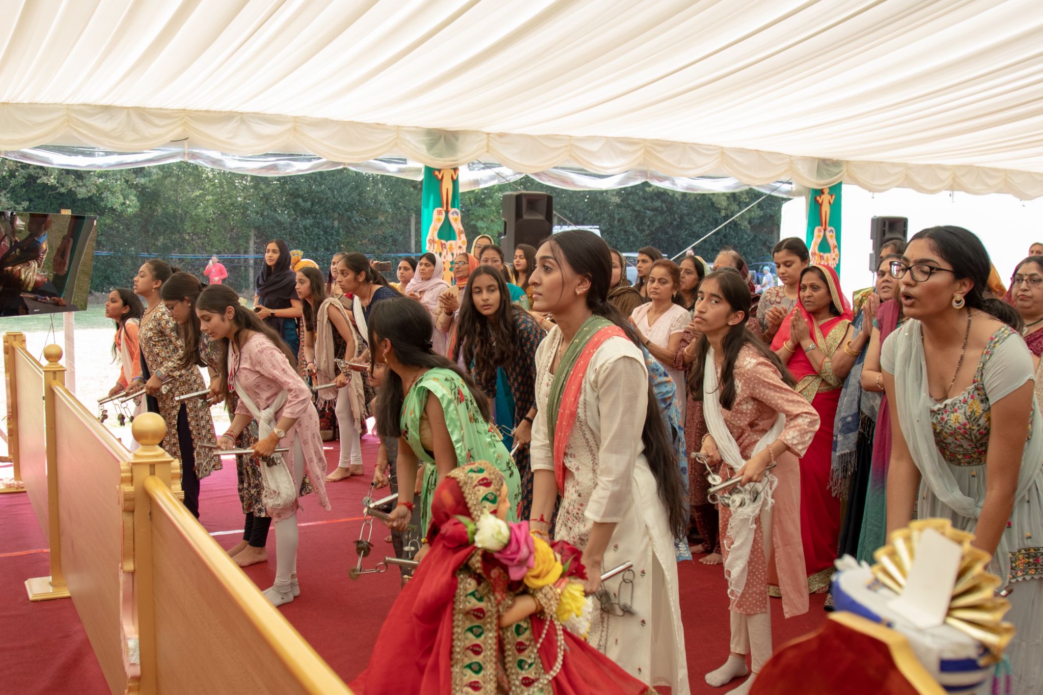 ©1987-2017 SKS Swaminarayan Temple East London