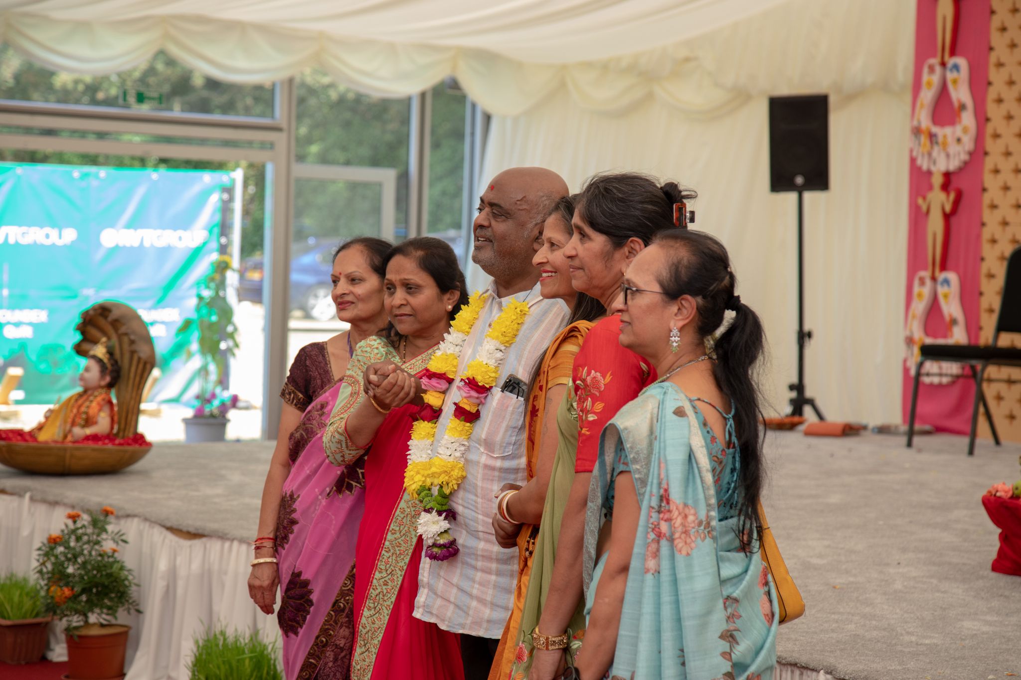 ©1987-2017 SKS Swaminarayan Temple East London