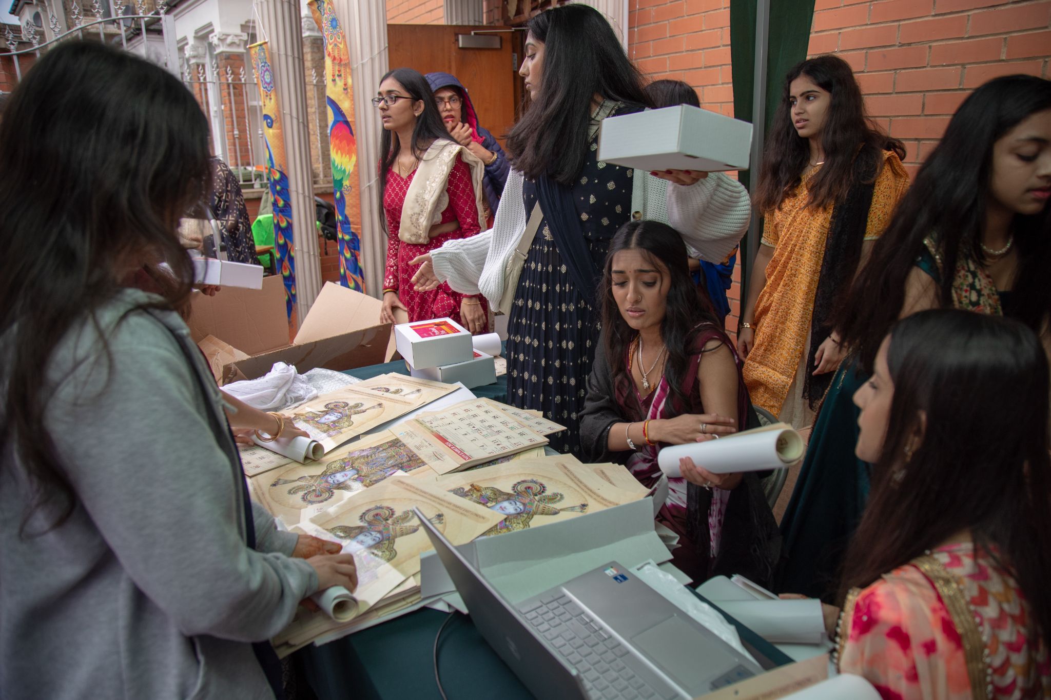 ©1987-2017 SKS Swaminarayan Temple East London