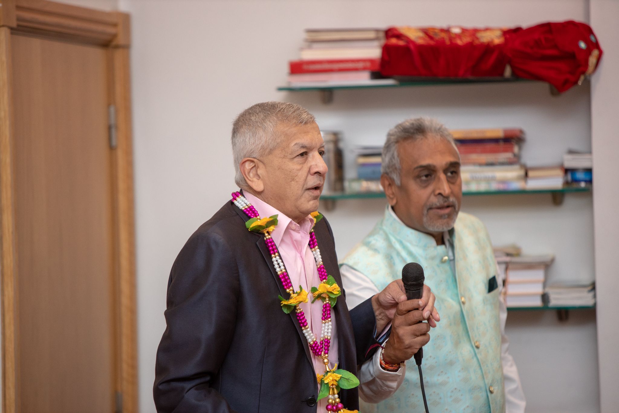 ©1987-2017 SKS Swaminarayan Temple East London