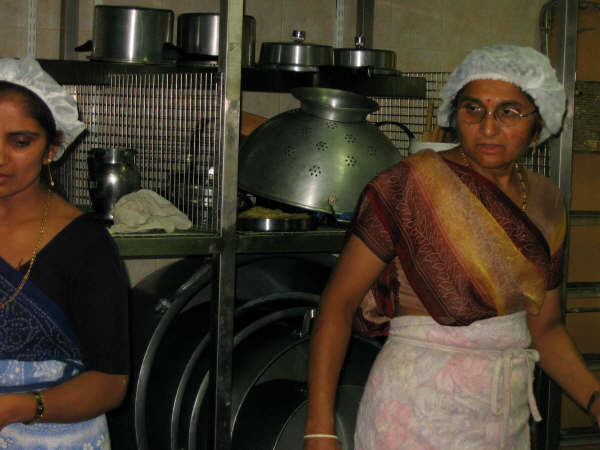 ©1987-2017 SKS Swaminarayan Temple East London