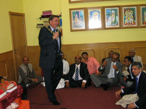 ©1987-2017 SKS Swaminarayan Temple East London