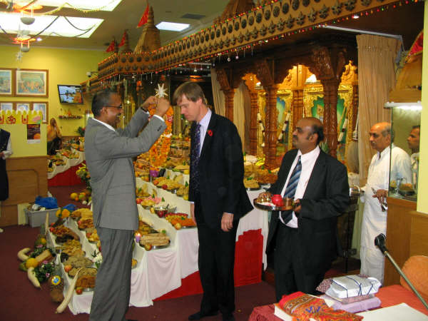 ©1987-2017 SKS Swaminarayan Temple East London