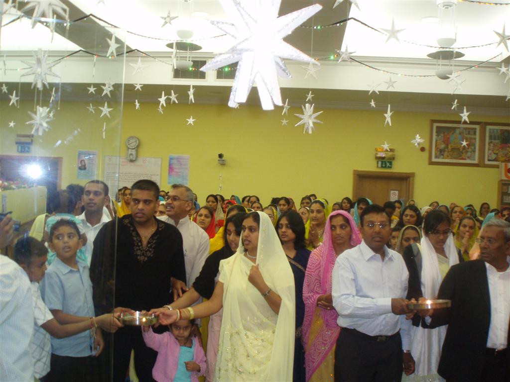 P8251347 - ©1987-2017 SKS Swaminarayan Temple East London