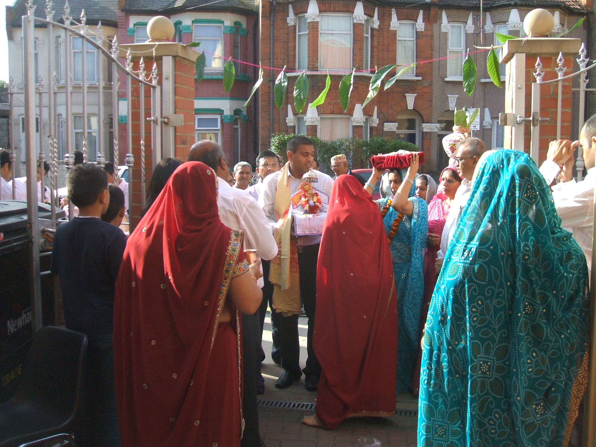 ©1987-2017 SKS Swaminarayan Temple East London