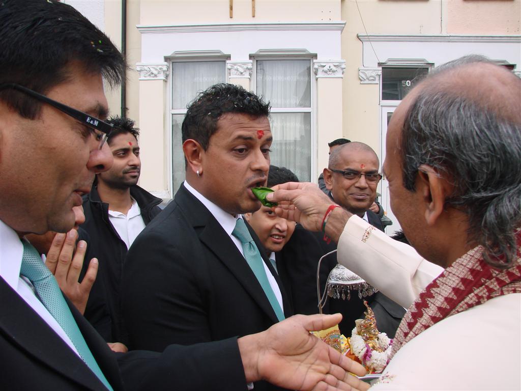 ©1987-2017 SKS Swaminarayan Temple East London