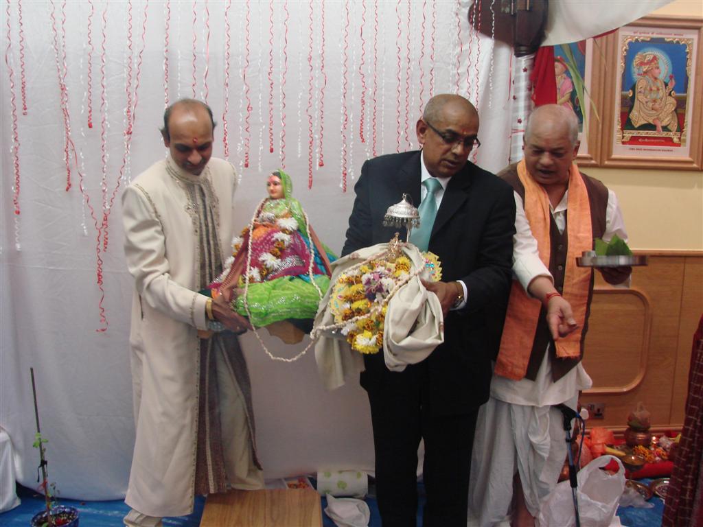 ©1987-2017 SKS Swaminarayan Temple East London