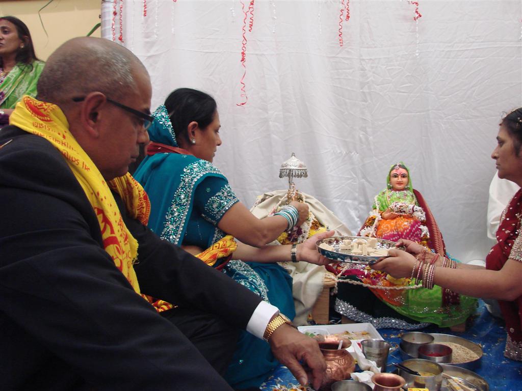 ©1987-2017 SKS Swaminarayan Temple East London