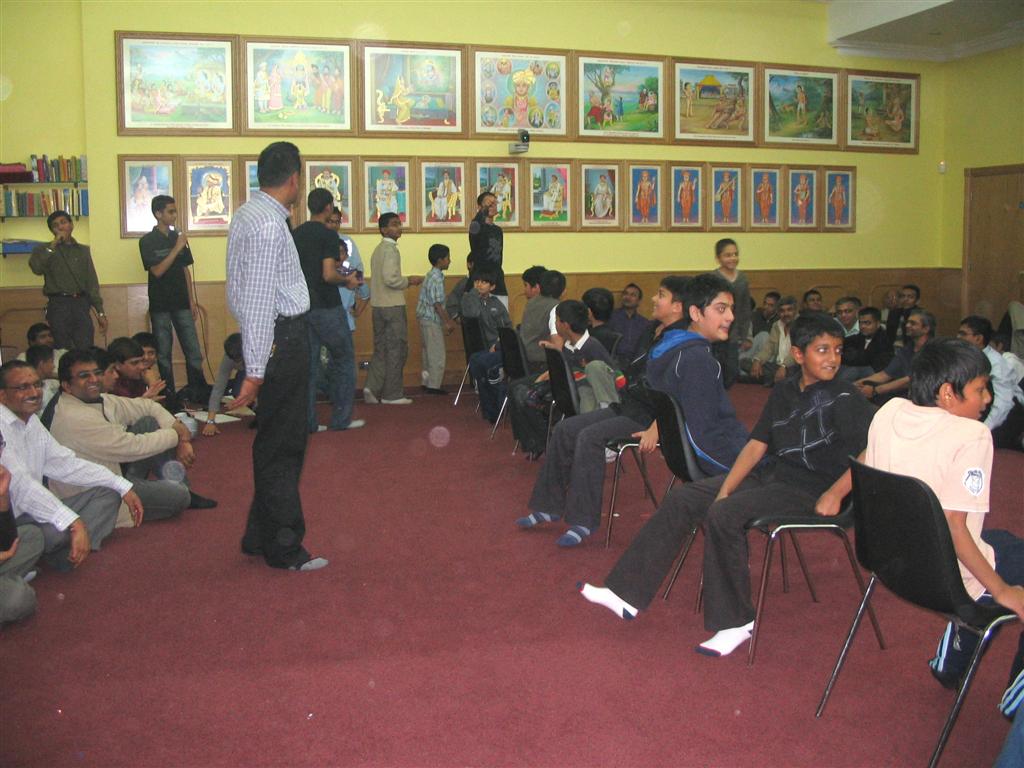 ©1987-2017 SKS Swaminarayan Temple East London