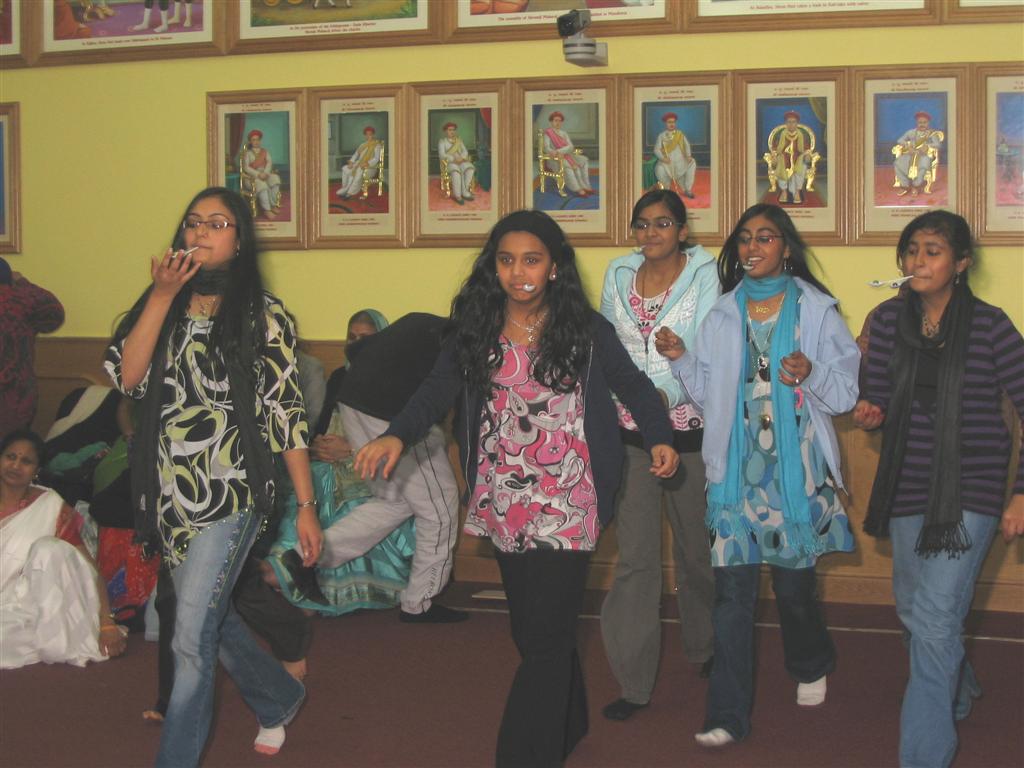 IMG 1757 - ©1987-2017 SKS Swaminarayan Temple East London