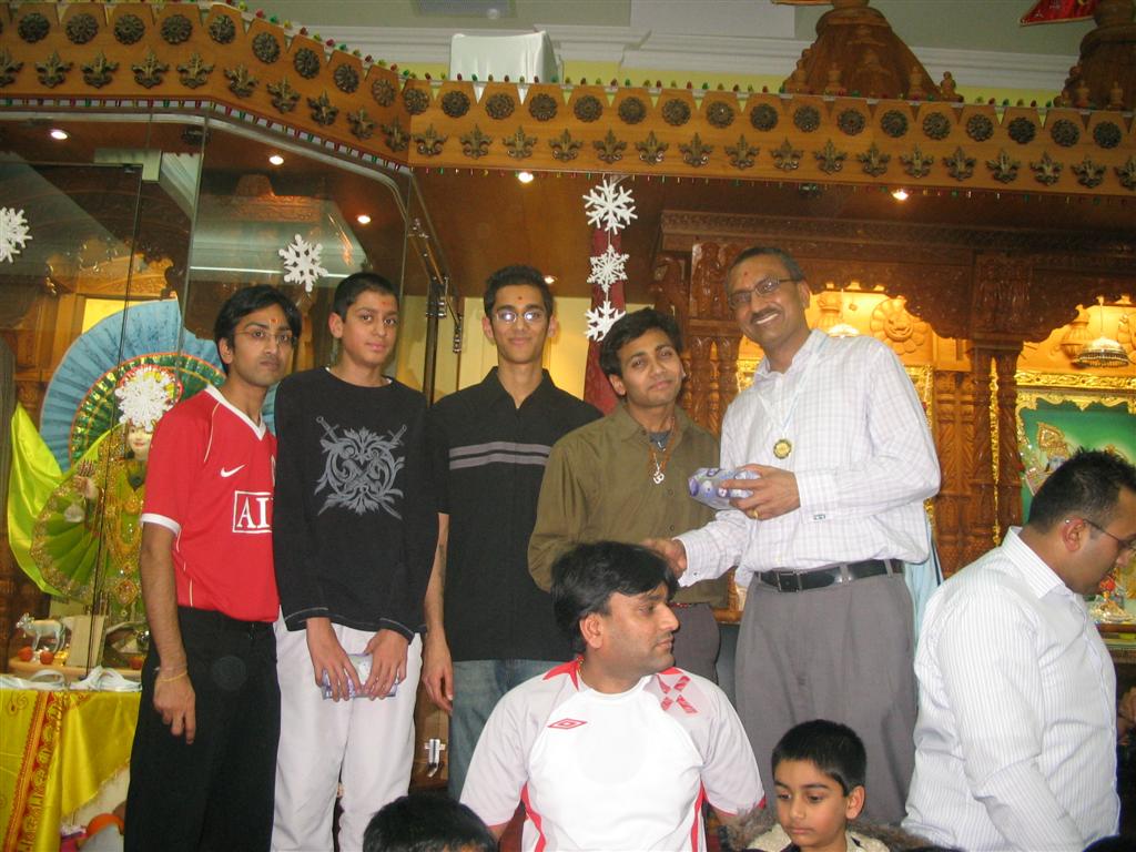 ©1987-2017 SKS Swaminarayan Temple East London