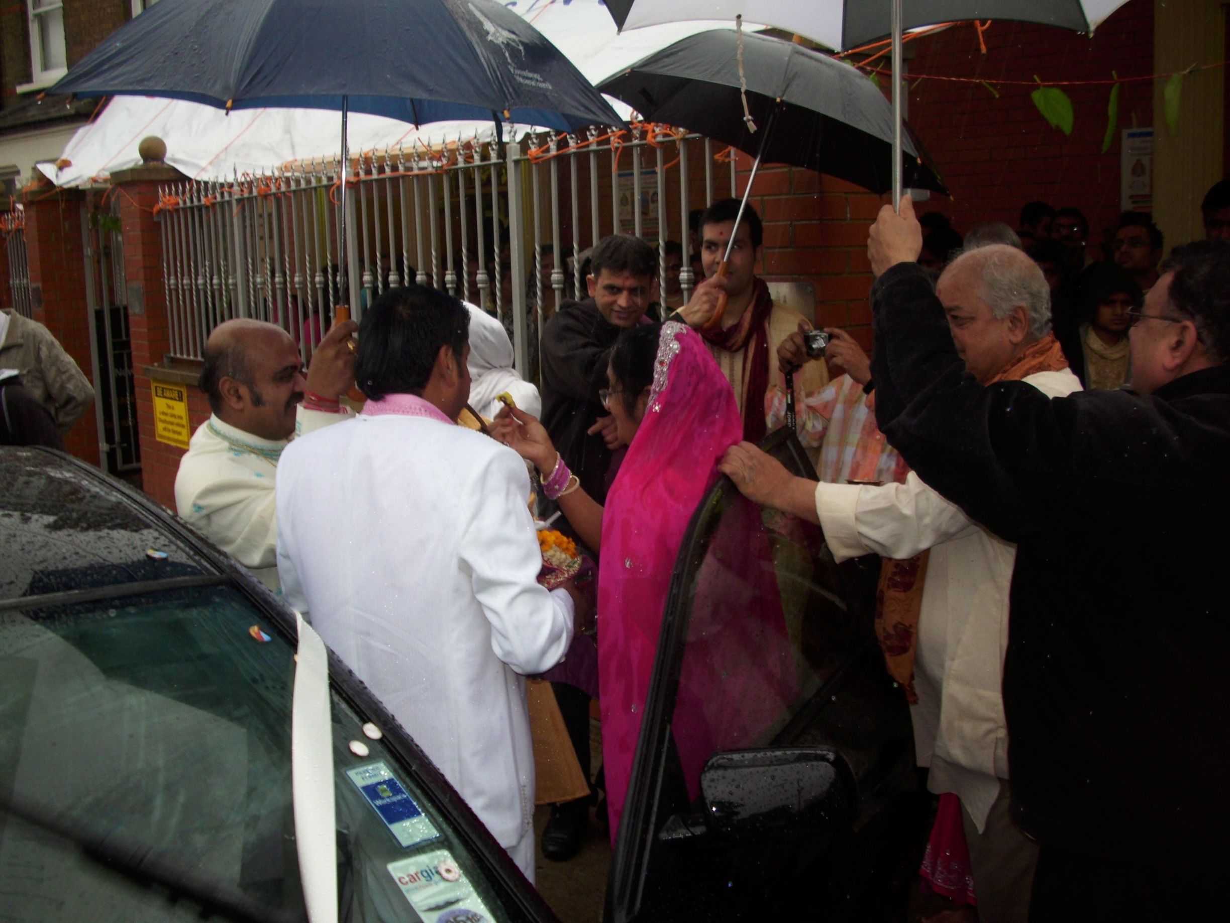 DSCI0008 - ©1987-2017 SKS Swaminarayan Temple East London