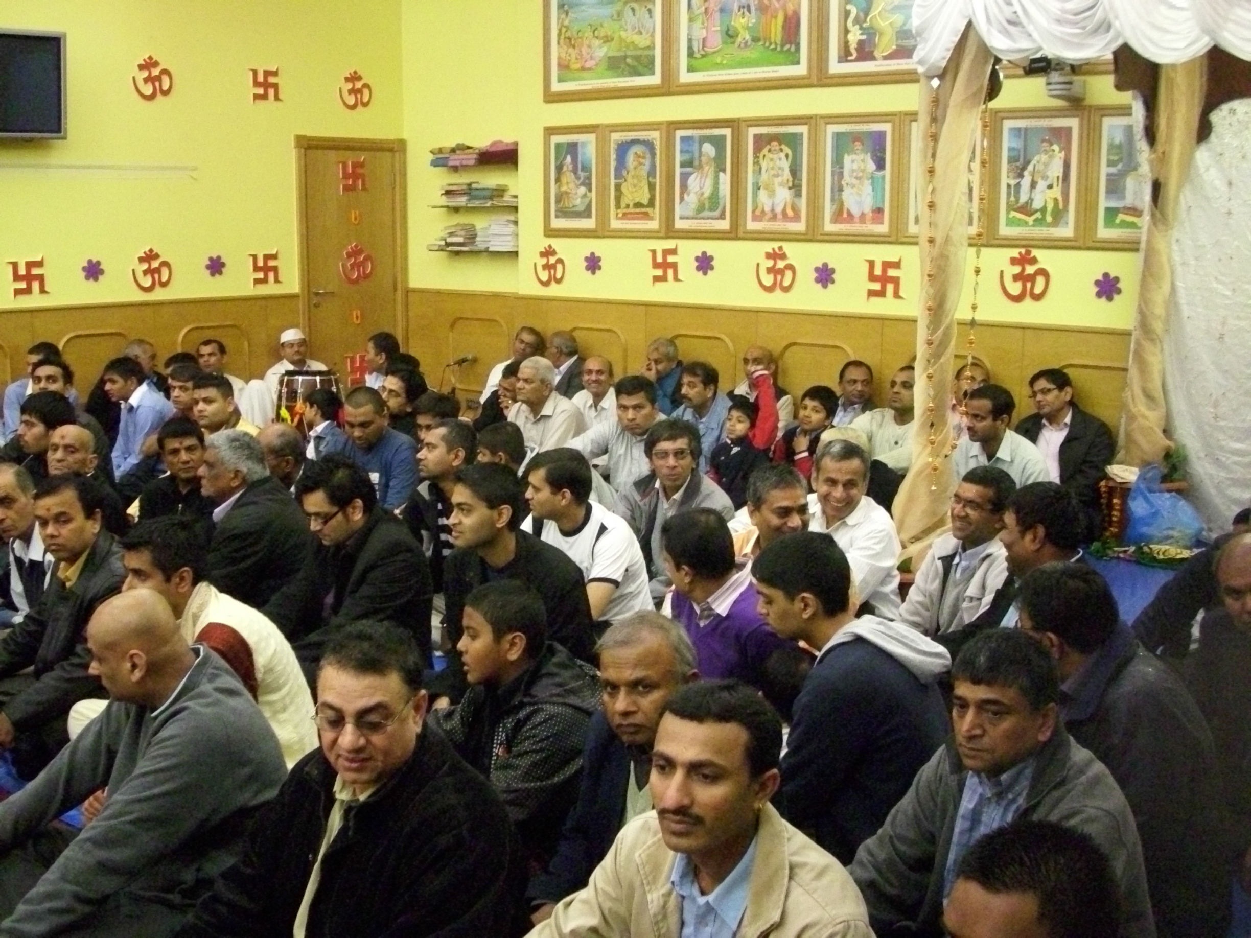 DSCI0015 - ©1987-2017 SKS Swaminarayan Temple East London