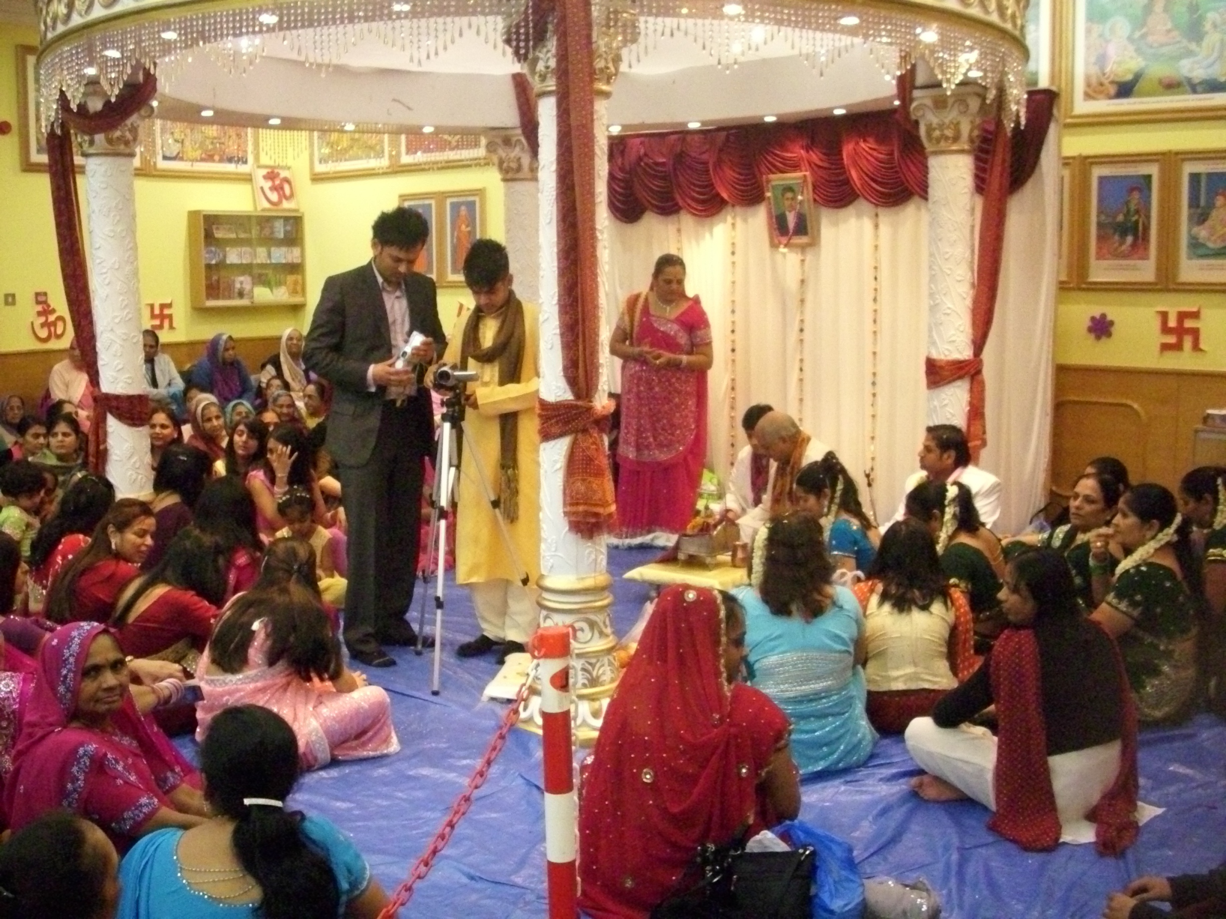 DSCI0020 - ©1987-2017 SKS Swaminarayan Temple East London