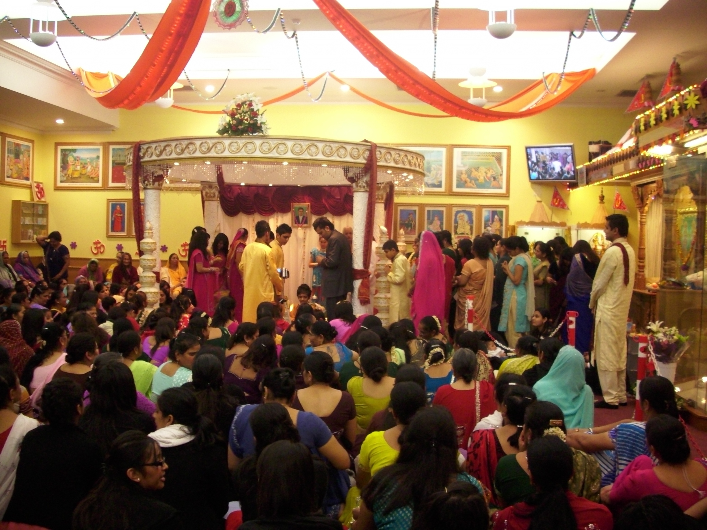 DSCI0104 - ©1987-2017 SKS Swaminarayan Temple East London