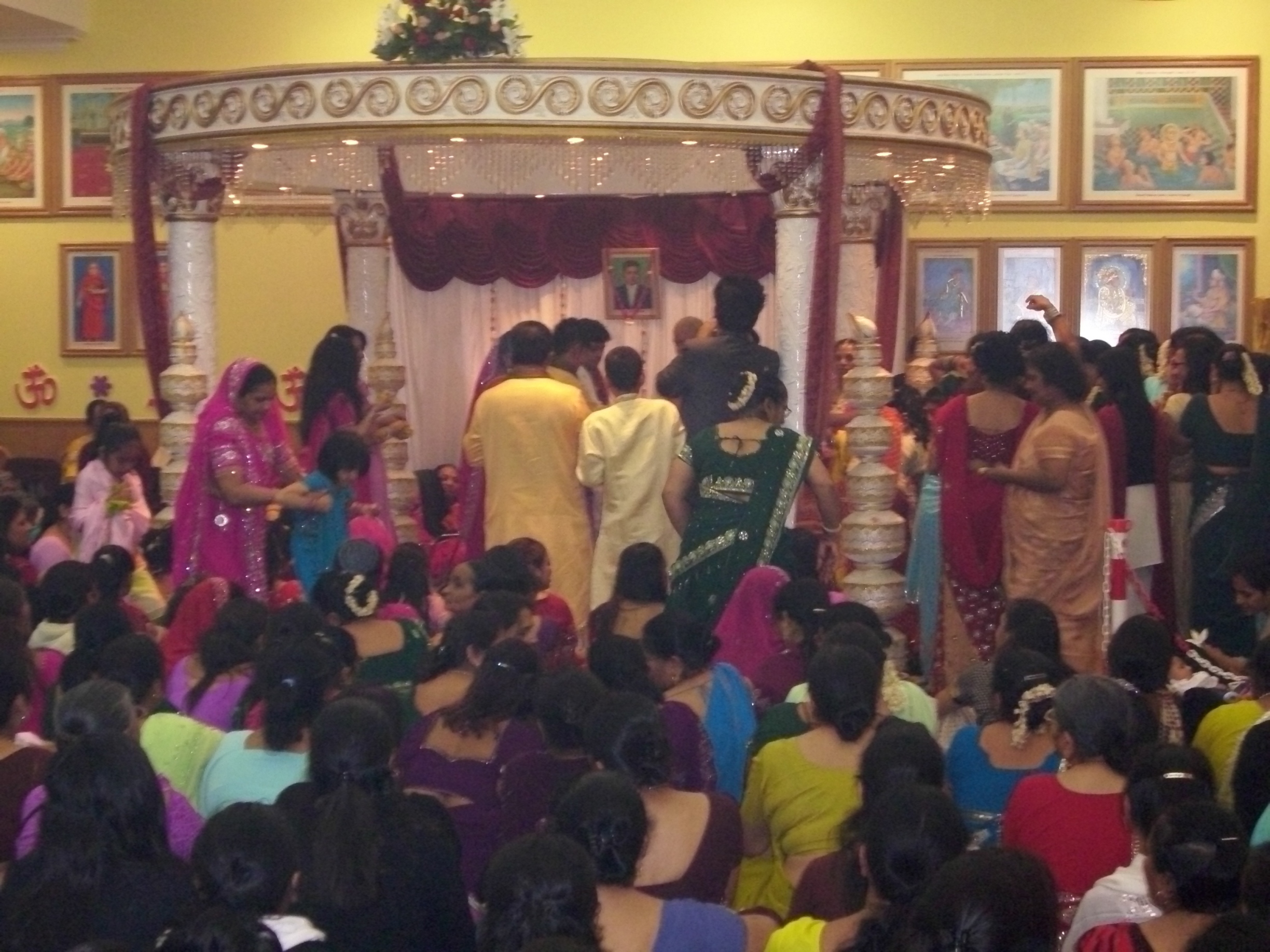 DSCI0105 - ©1987-2017 SKS Swaminarayan Temple East London