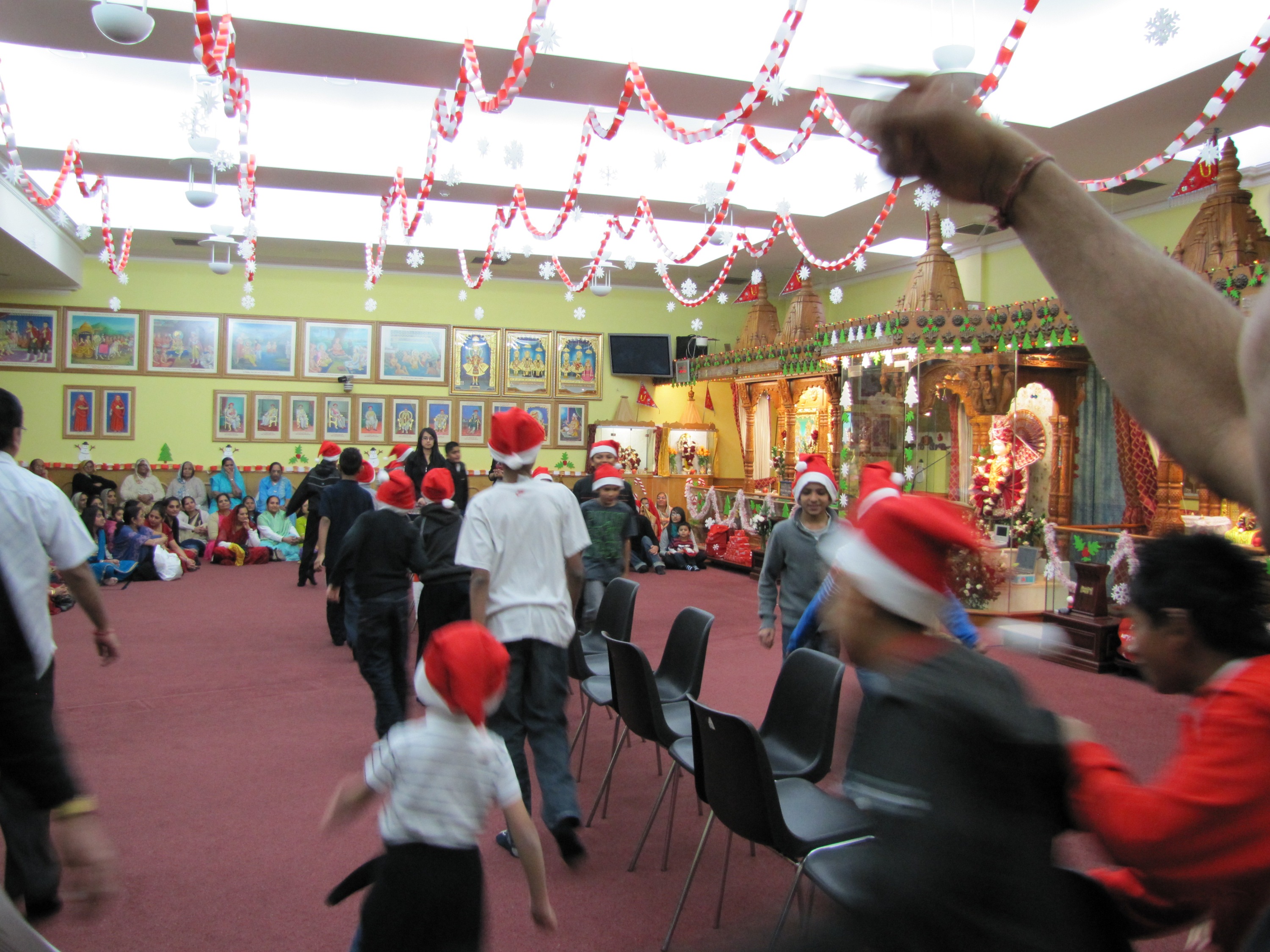 ©1987-2017 SKS Swaminarayan Temple East London