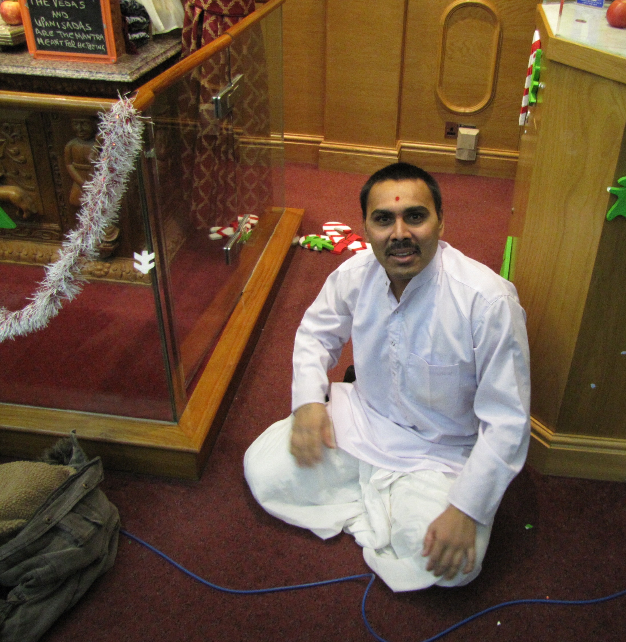 ©1987-2017 SKS Swaminarayan Temple East London