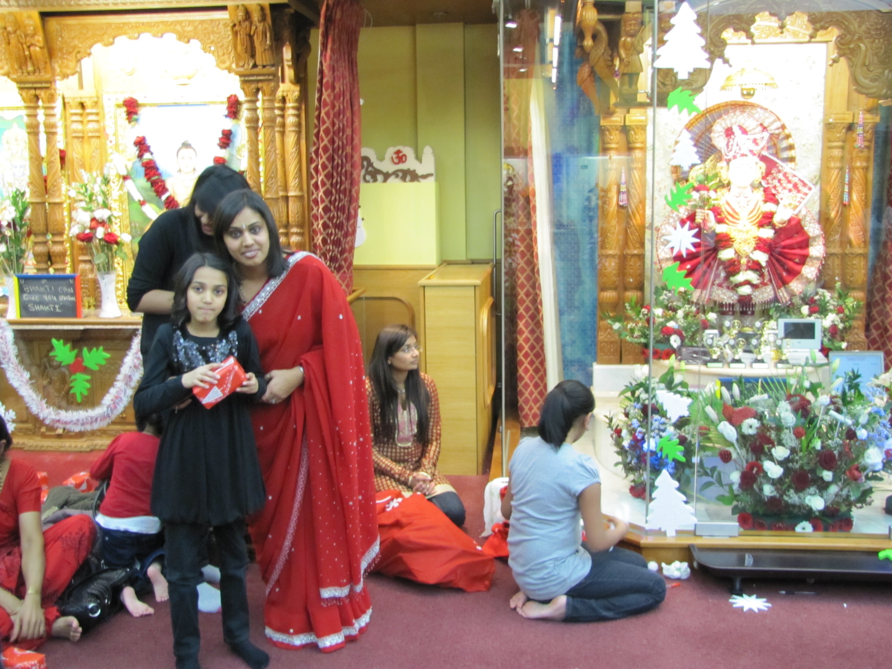 ©1987-2017 SKS Swaminarayan Temple East London