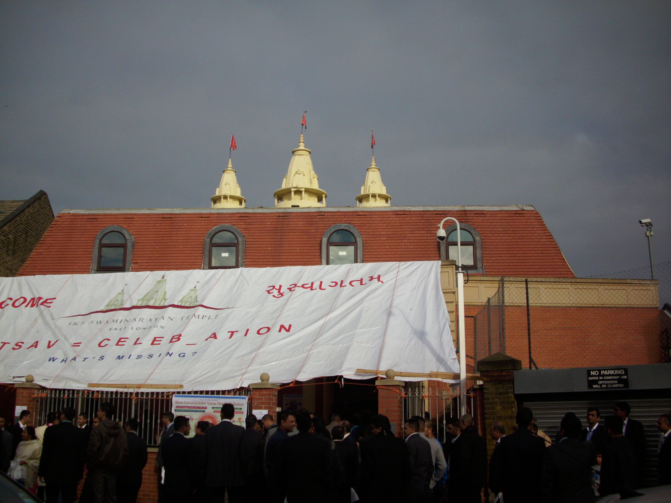 ©1987-2017 SKS Swaminarayan Temple East London