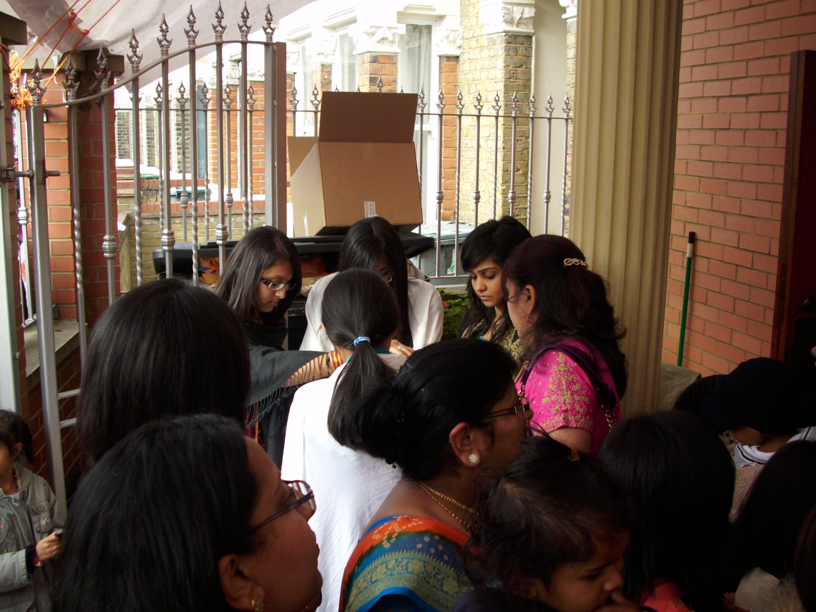 ©1987-2017 SKS Swaminarayan Temple East London